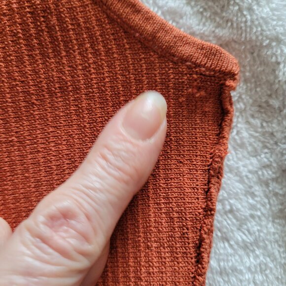 Babaton Sculpt Knit V Neck Top | Large | Flambeau - Picture 7 of 8